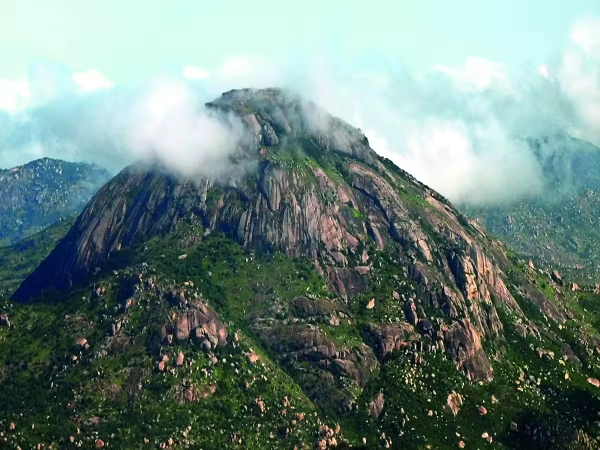 Bangalore to Nandi Hills group travel destination